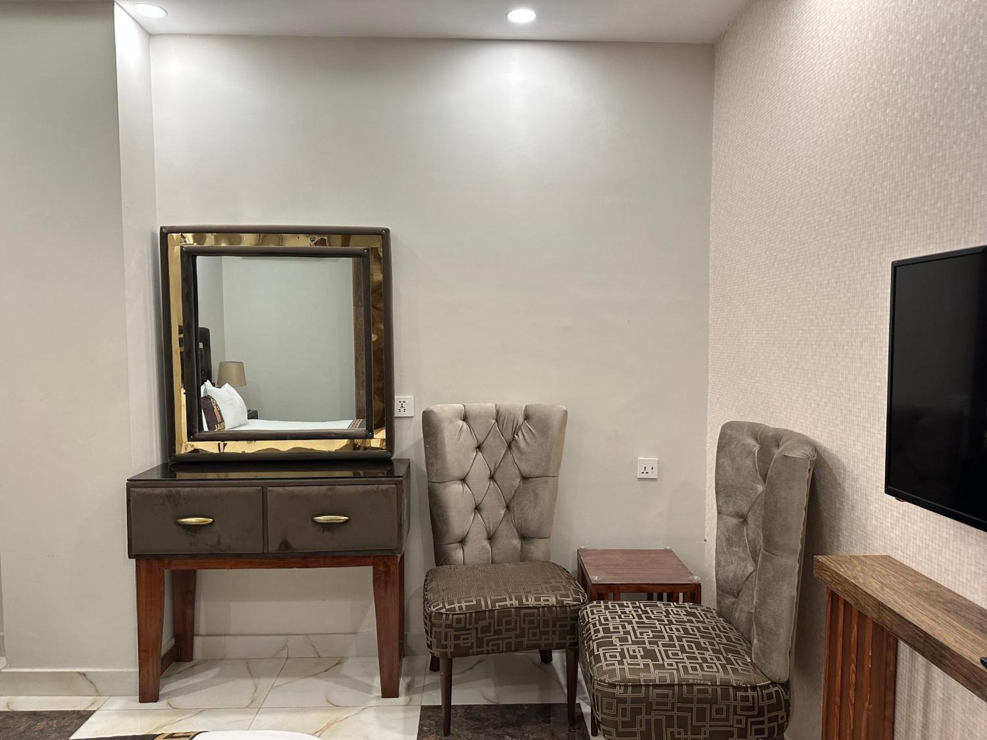 Imperial Suites Lahore Eksteriør billede