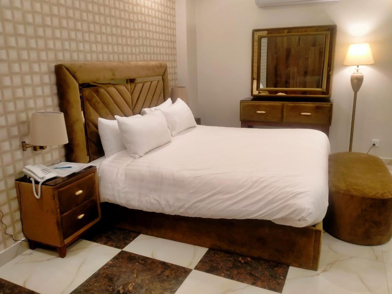 Imperial Suites Lahore Eksteriør billede