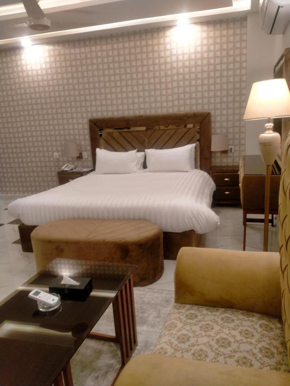 Imperial Suites Lahore Eksteriør billede